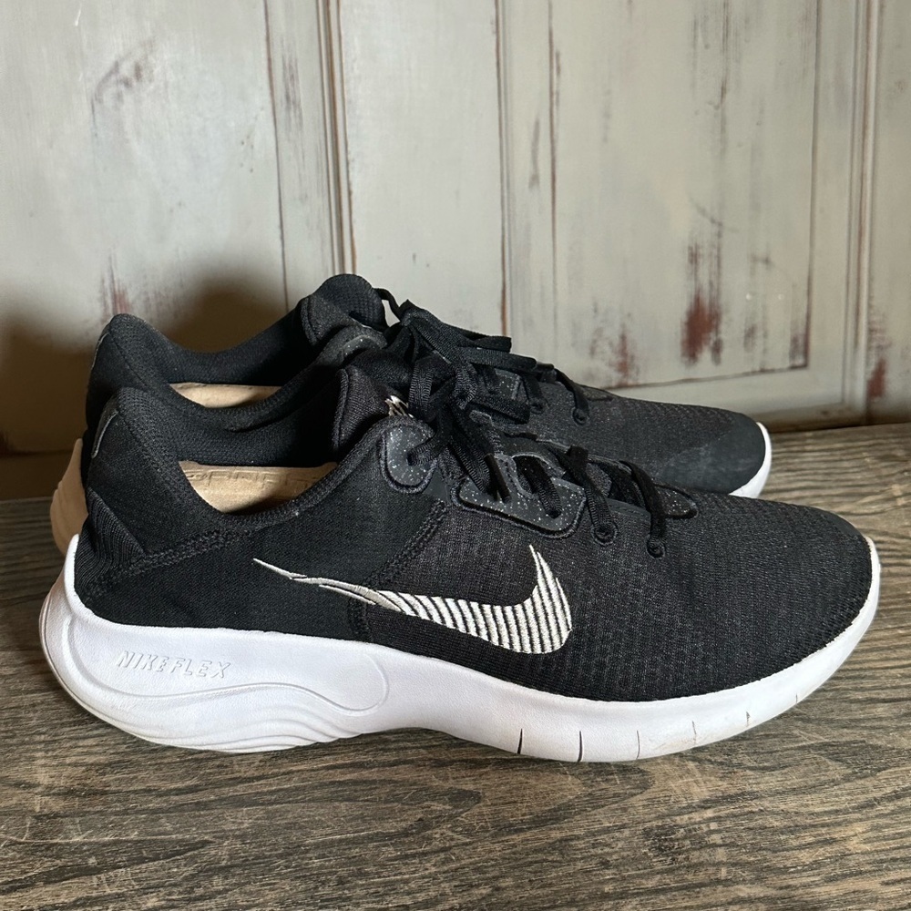 NIKE Flex EXPERIENCE RUN 11 NEXT NATURE WOMENS RUNNING SNEAKERS BFPM-11-104 9.5 - Picture 1 of 10
